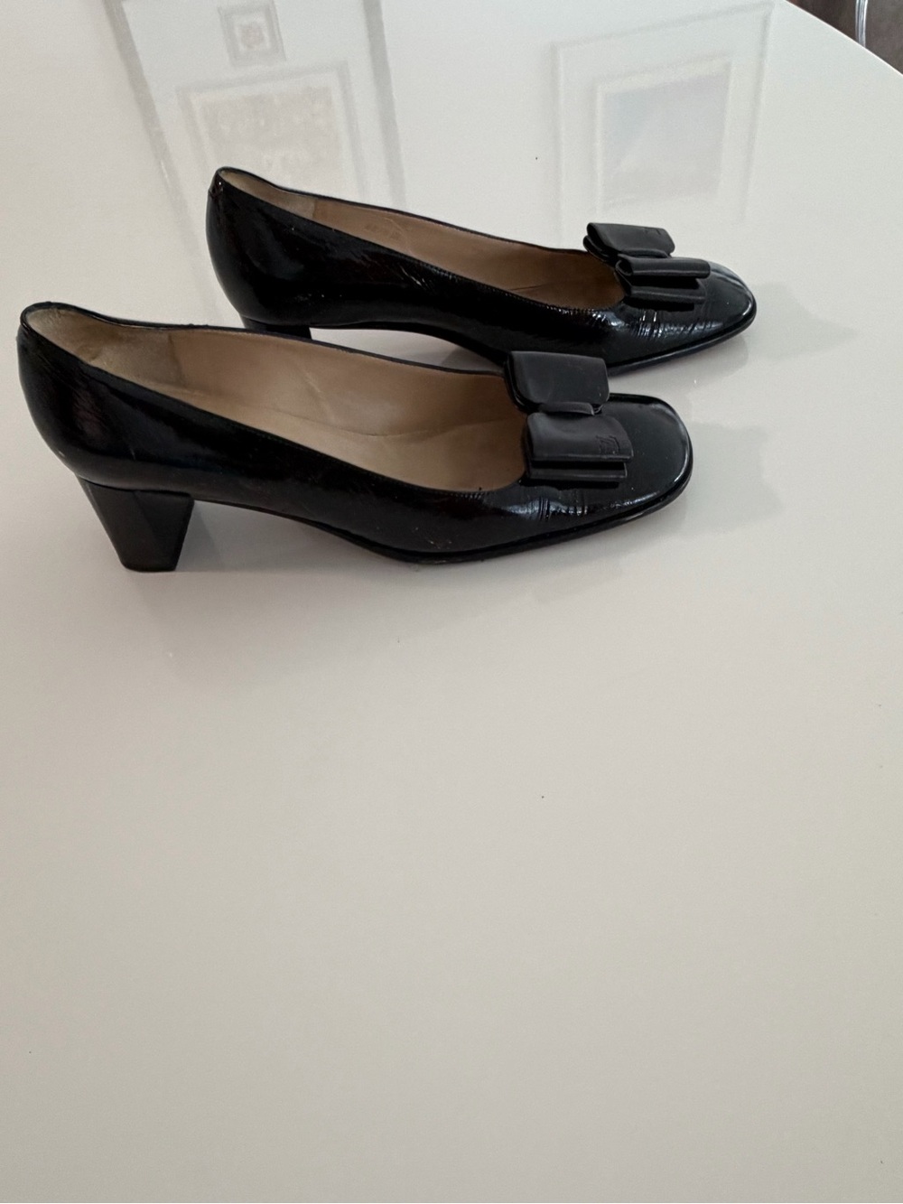 Louis Vuitton Black Patent Leather Bow Flats - Picture 2 of 4